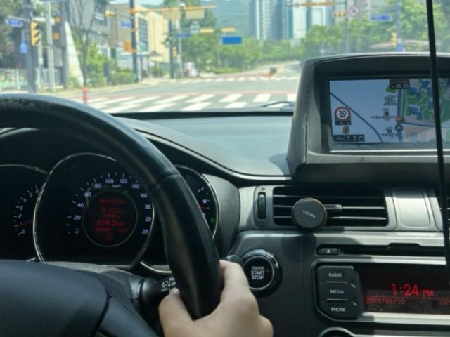 어른면 제일 하고 싶었던게 운전이었습니다.